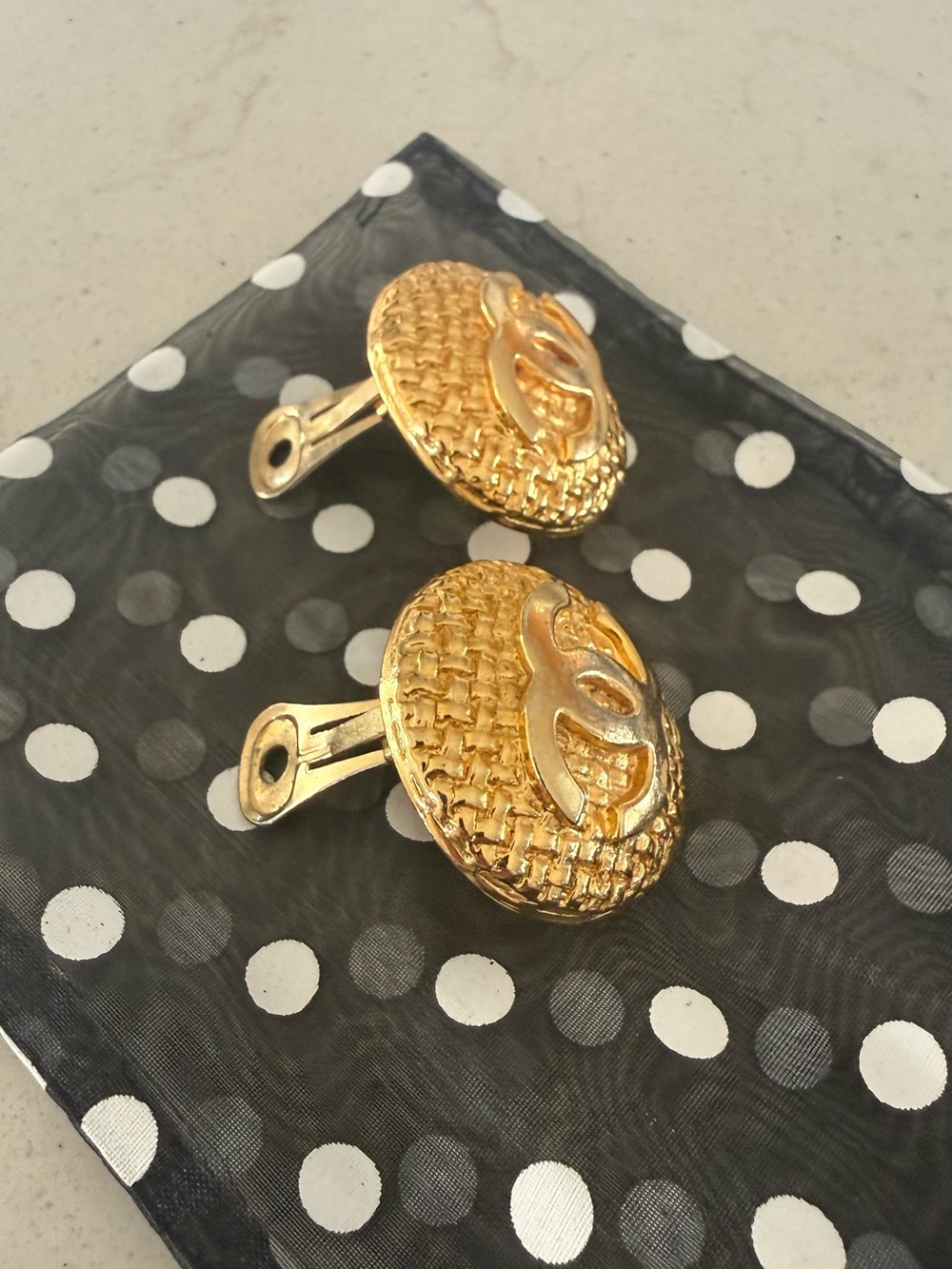 Vintage CHANEL Clip On Earrings - Picture 6 of 10